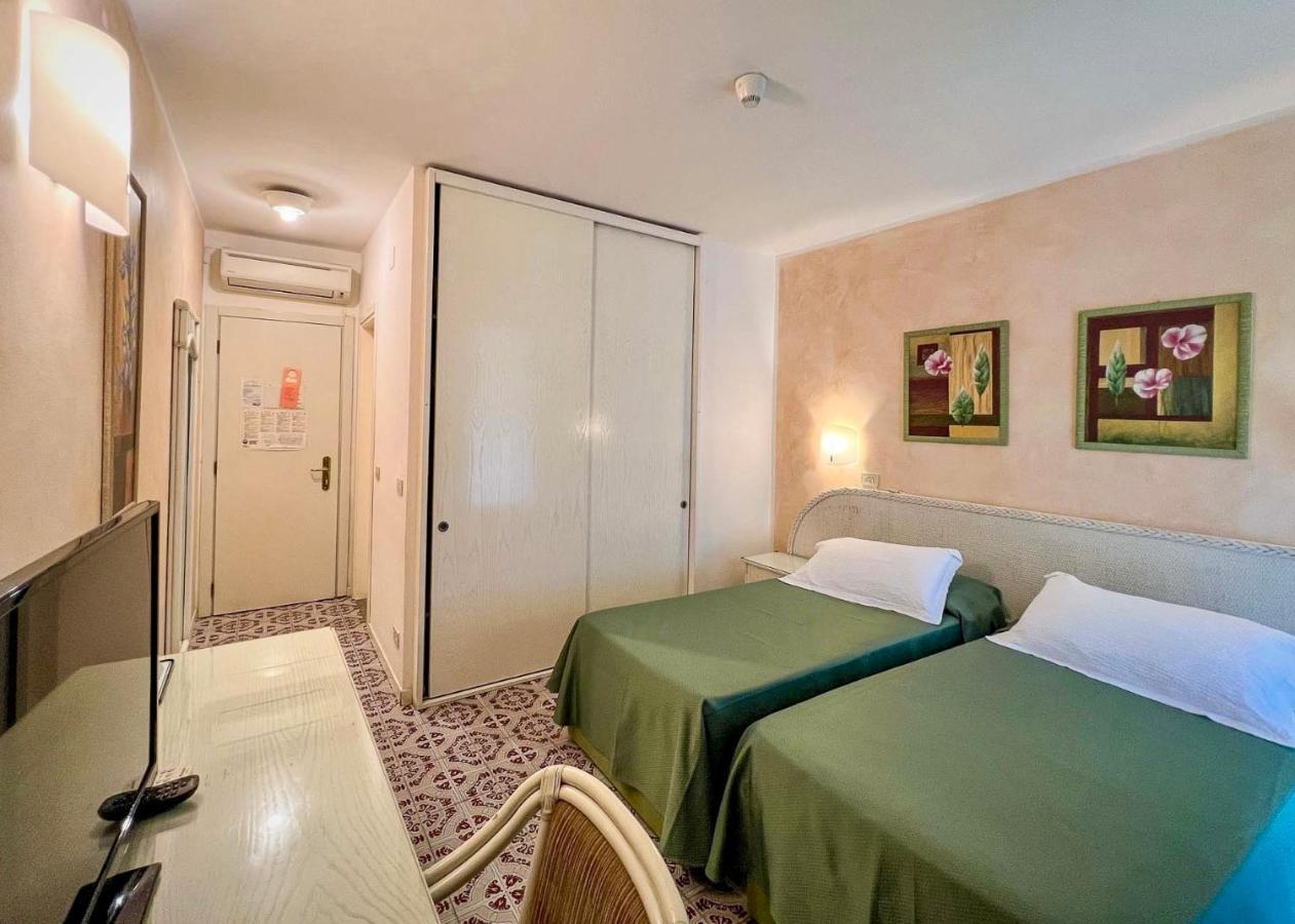 Hotel Meridiana Marina di Campo Ngoại thất bức ảnh