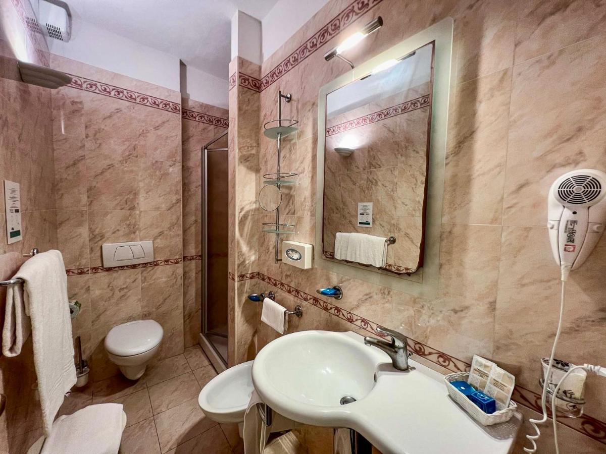 Hotel Meridiana Marina di Campo Ngoại thất bức ảnh