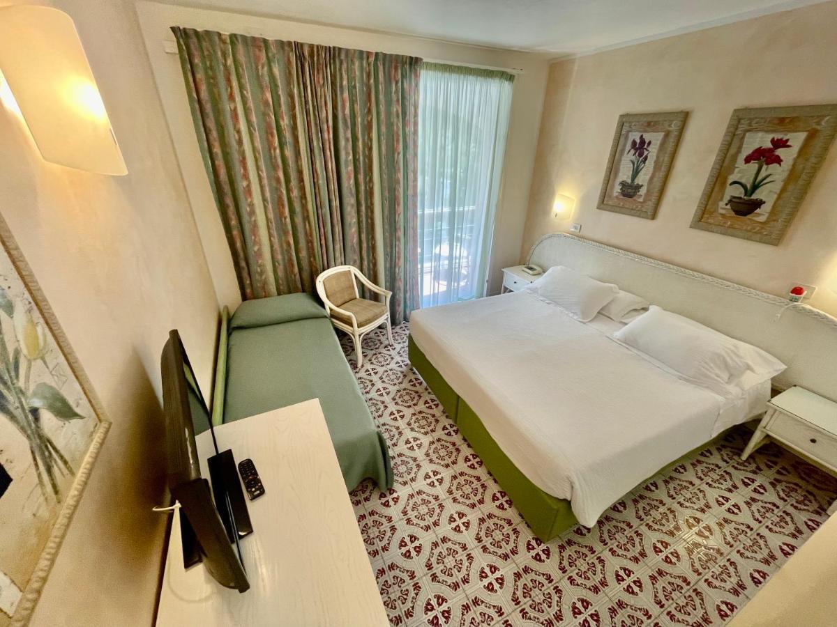 Hotel Meridiana Marina di Campo Phòng bức ảnh