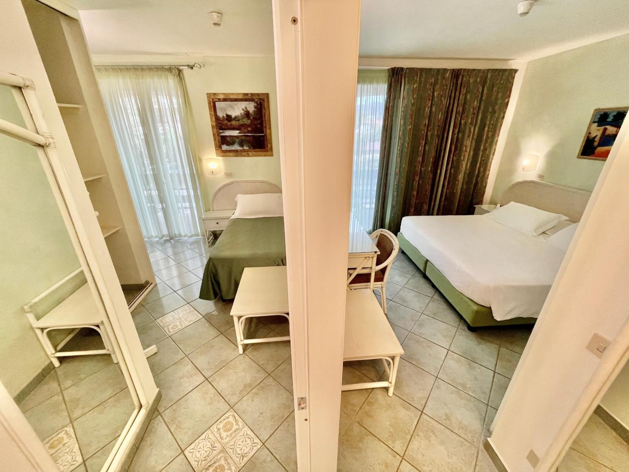 Hotel Meridiana Marina di Campo Phòng bức ảnh